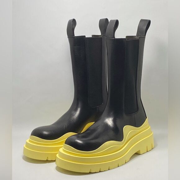 Bottega Veneta Contrast-Sole Leather Tire Chelsea Boots size 38 - Picture 1 of 11